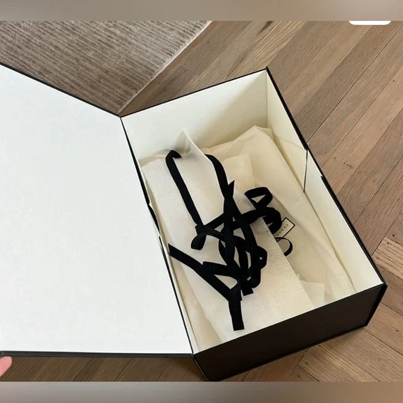 Gucci box - Picture 2 of 2